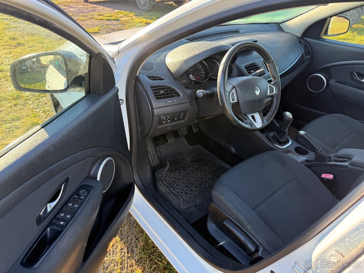 Renault Fluence 1.6 81kw 2/2012 Koupeno ČR - 5
