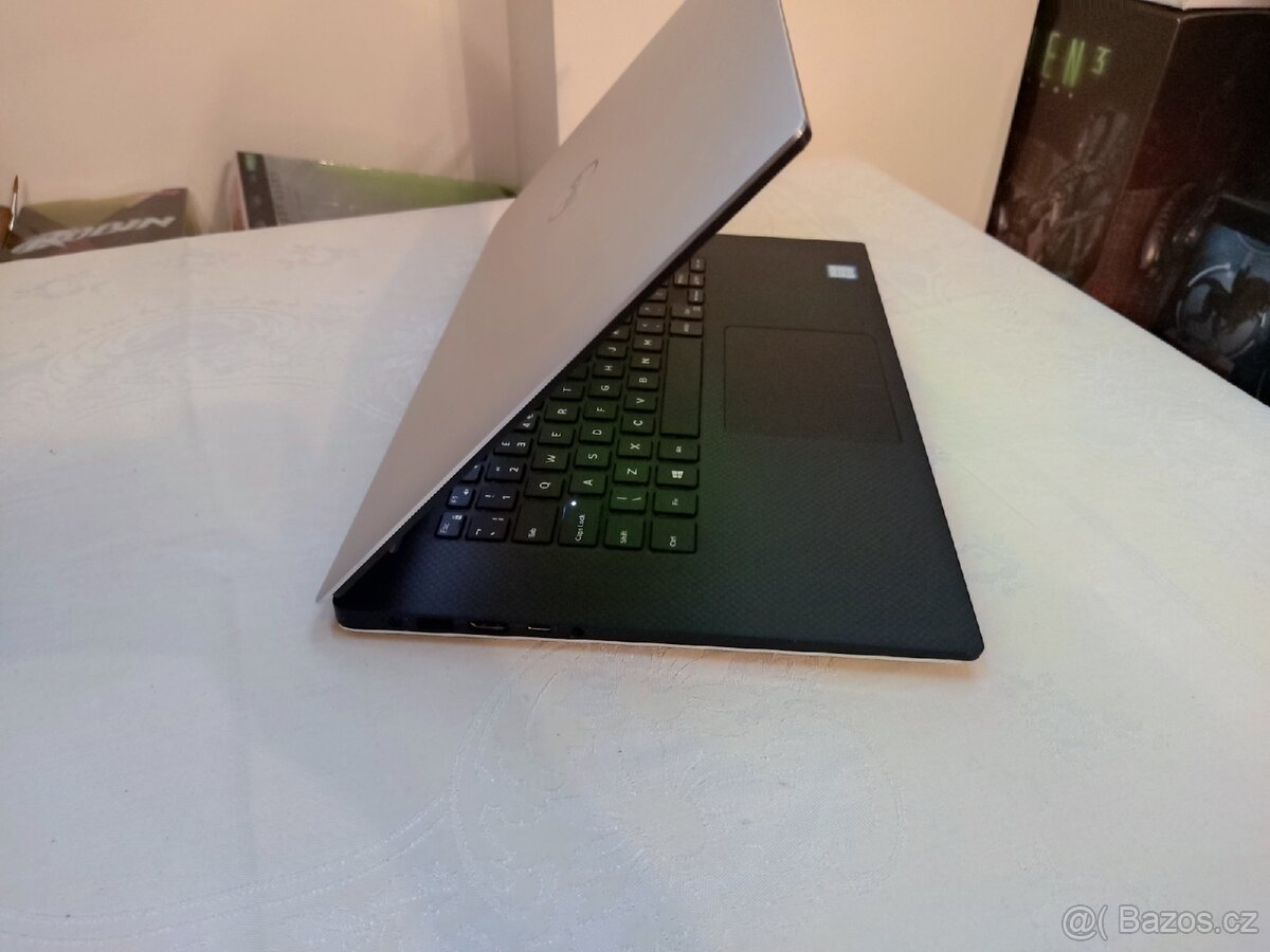 Dell XPS 15 9570 - 5