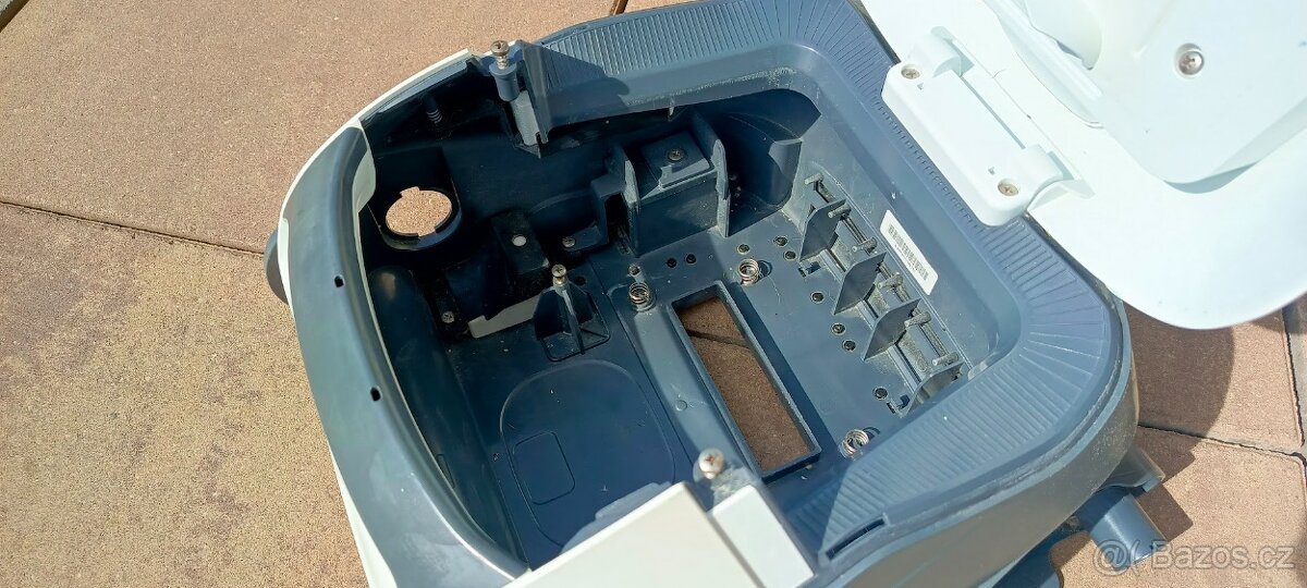 Dolphin e10 - pouzdro - tělo vysavče - bazénový vysavač - 5