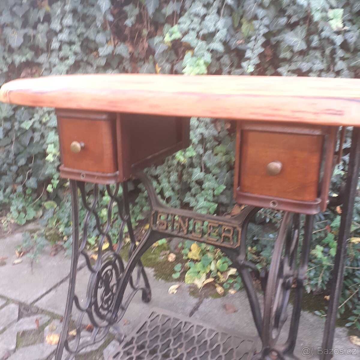 Stolek se šuplíky - 5
