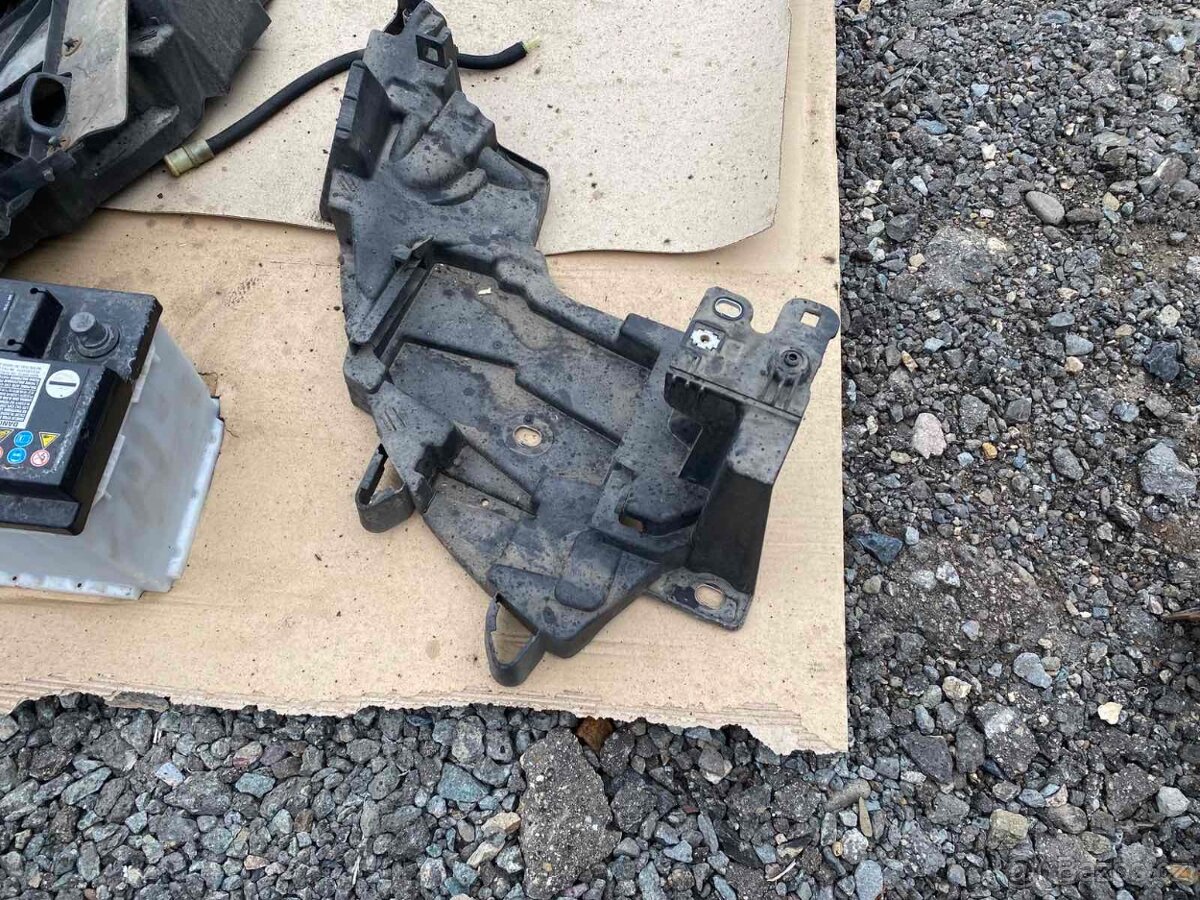 Renault fluence díly přední blatník ov460 - 5