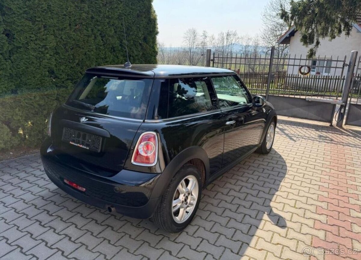 Mini One 1,6i 1 Majitel pravidl.servis benzín - 5