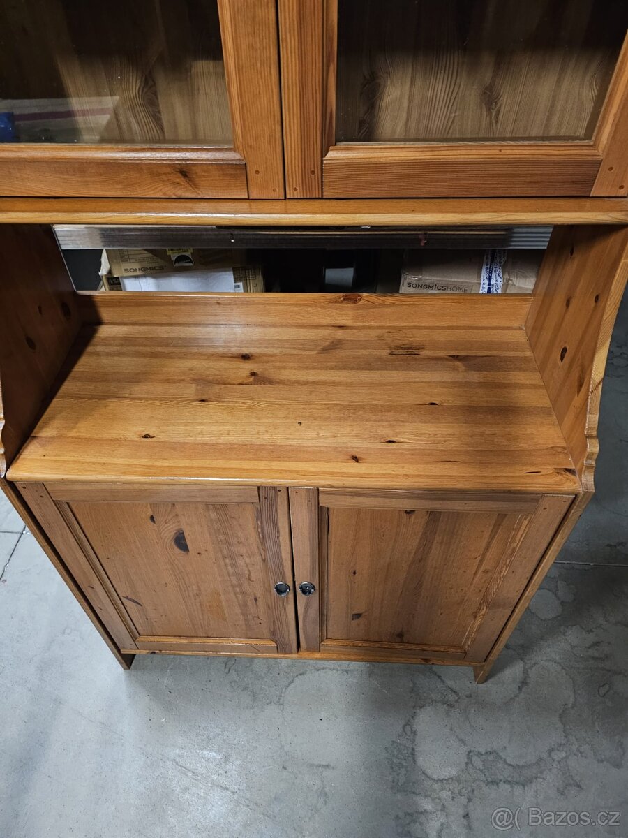 VITRÍNA - PŘÍBORNÍK IKEA LEKSVIK - 5