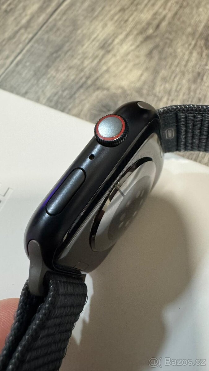 Apple Watch Series 9 45mm Cellular - model s voláním - TOP - 5