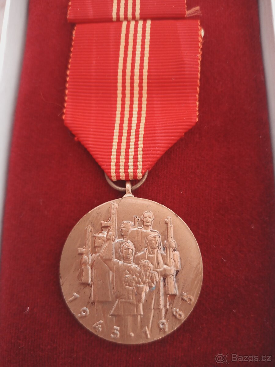 Medaile a vyznamenání - 5