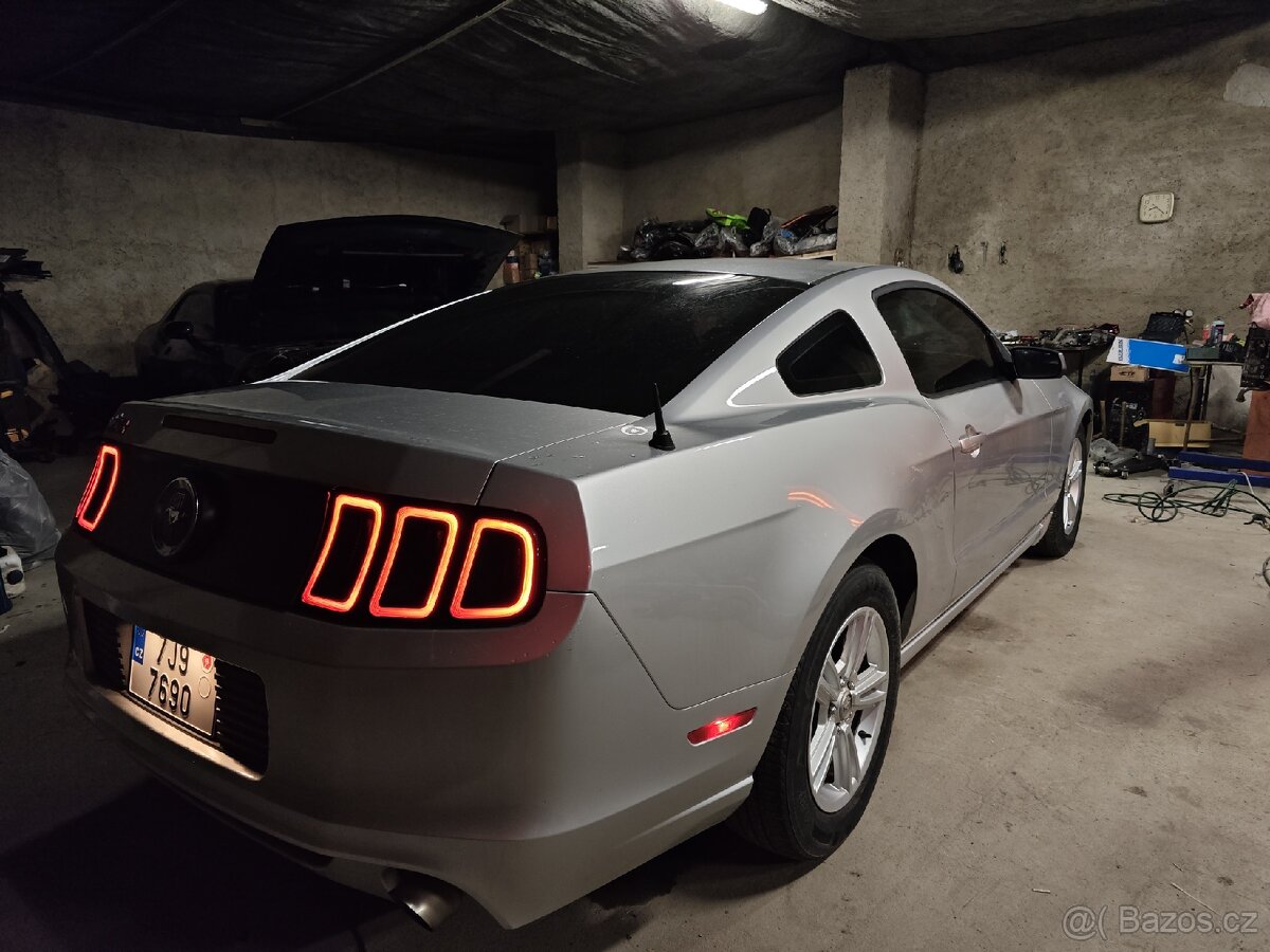 Ford Mustang 3.7 - 5