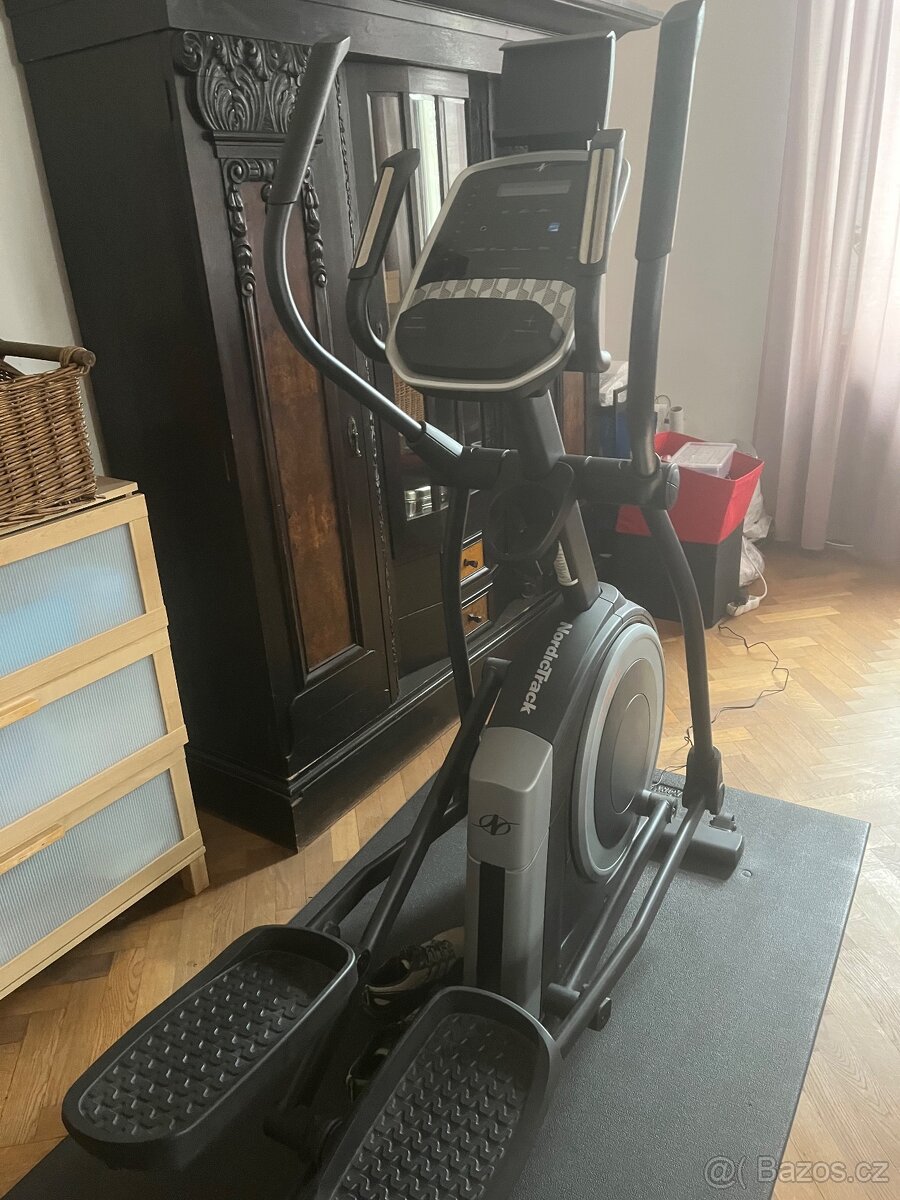 Eliptický trenažer NordicTrack C5.5 - 5