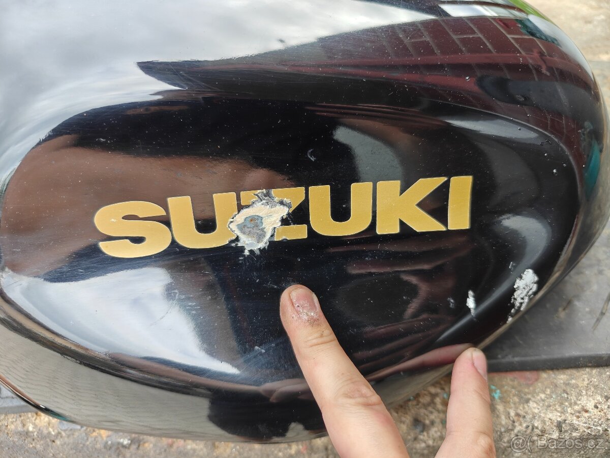 Suzuki Bandit GSF 1200 1996 - 2000 - nádrž - 5