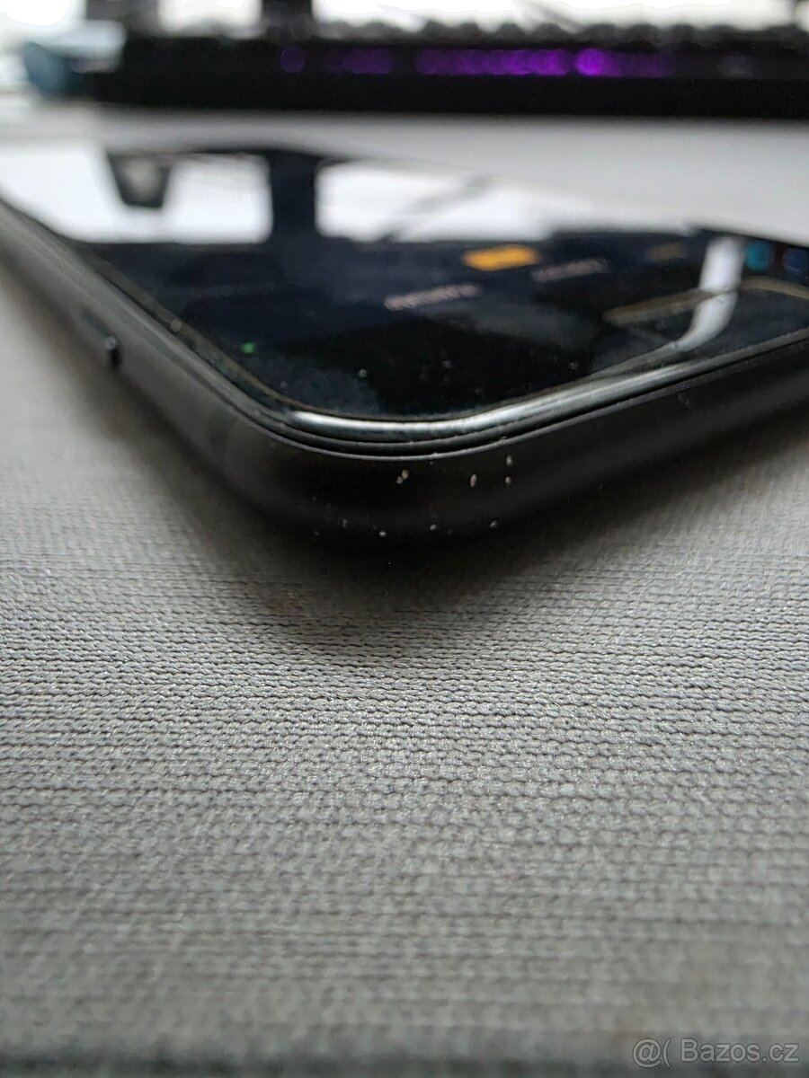 Iphone 7, 32GB + průhledný kryt - 5