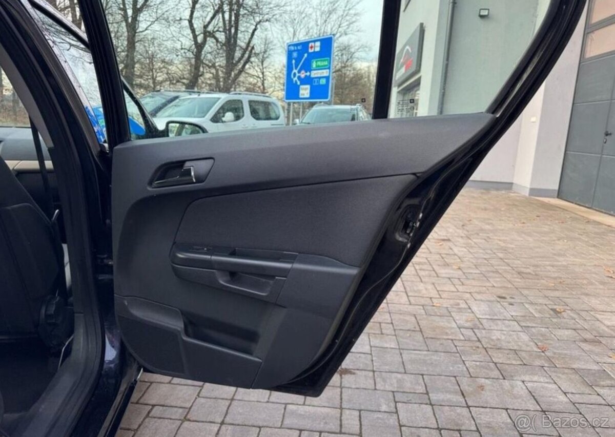 Opel Astra 1.6 16V benzín manuál 85 kw - 5