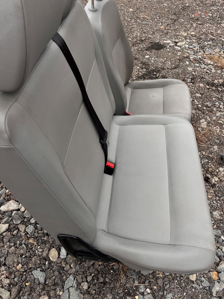 Přední sedačky 1+2 VW Caravelle T5 2013 - 5