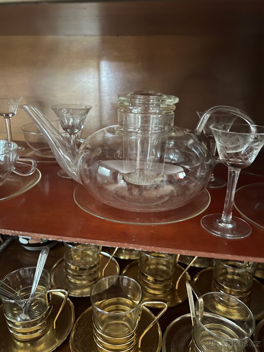 Servírovací porcelanové sady. Talíře, skleničky, mísy - 5