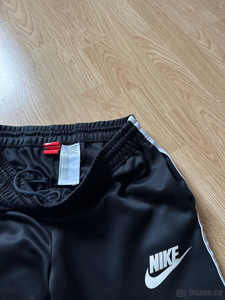 Pánské tepláky značky Nike - 5