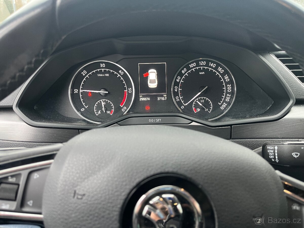 Skoda Superb 2.0TDI 110kw - 5