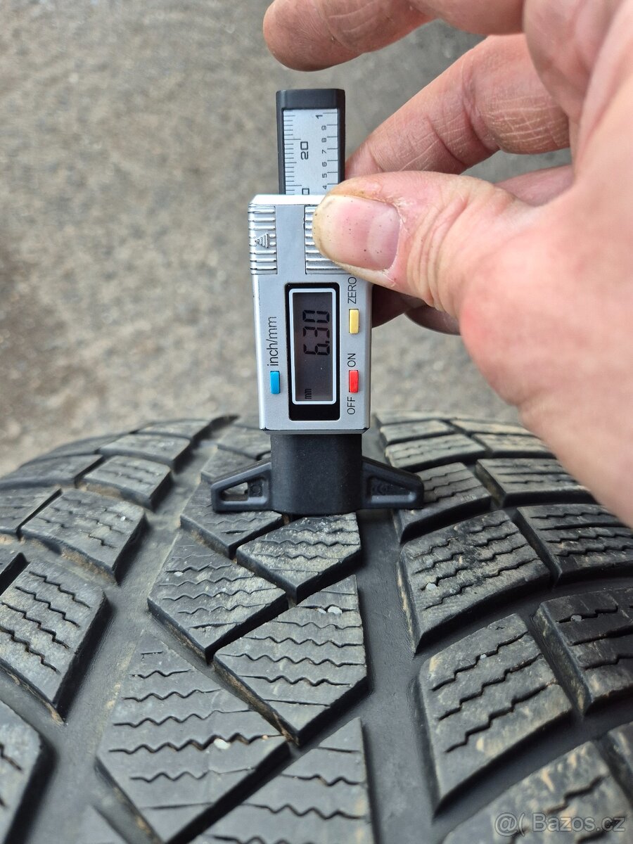 235/40r19 -Zimni 2ks Vredestein 6mm - 5