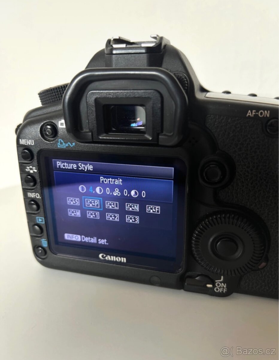 Fotoaparát Canon EOS 5D Mark II s příslušenstvím - 5