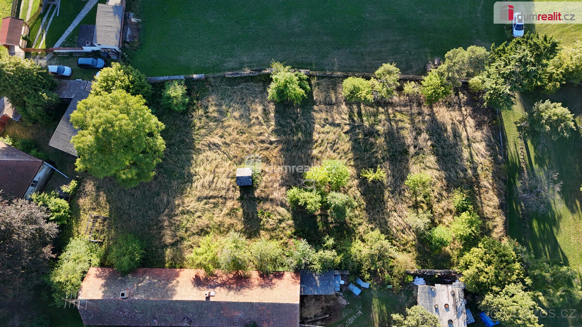 exkluzivní prodej samostatné části dvojdomu, maštale a velké - 5