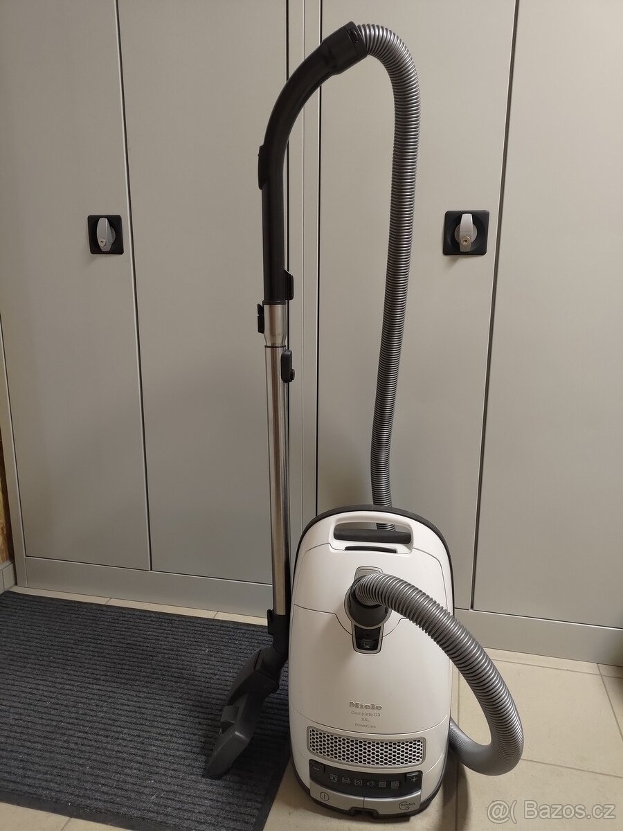 Vysavač MIELE Complete C3 - 5