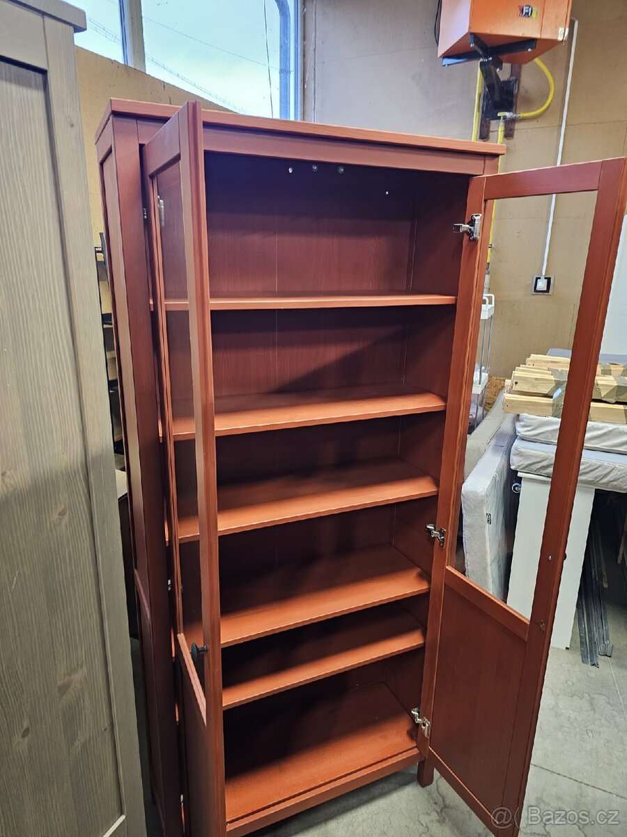 VITRÍNA IKEA HEMNES - 5