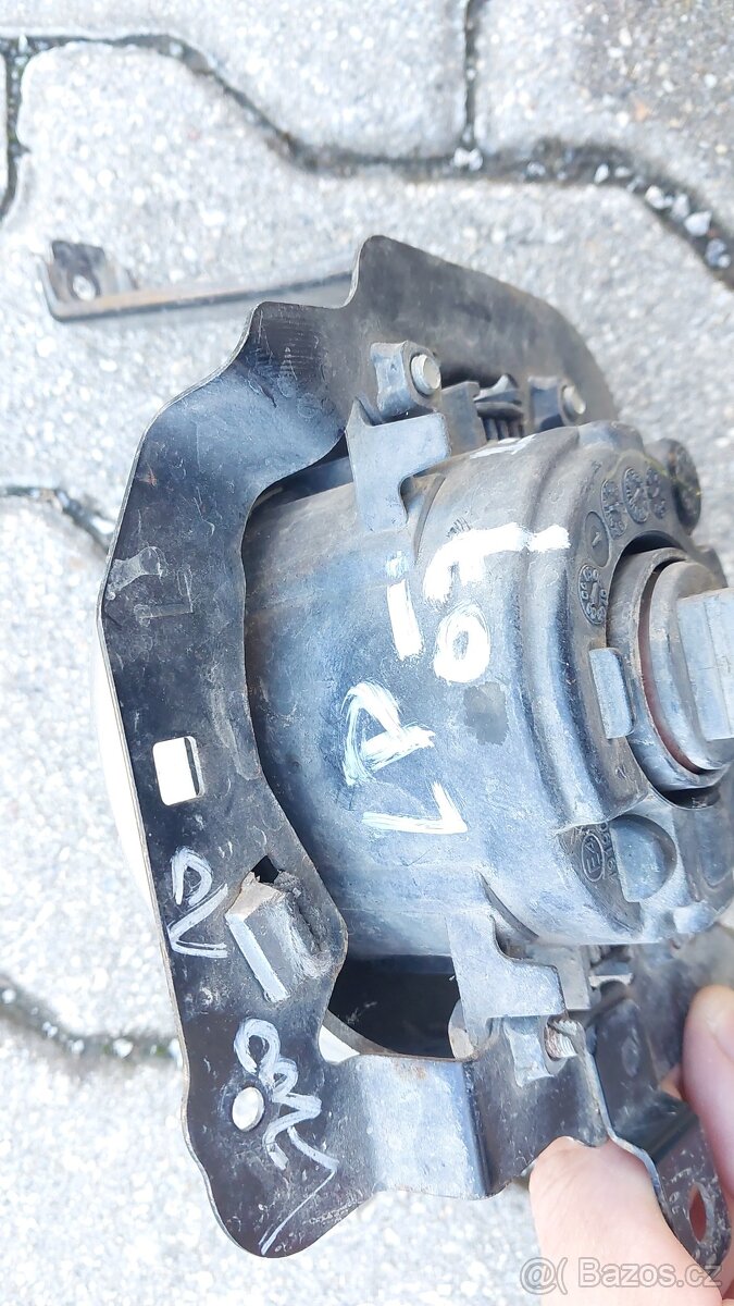 Mitsubishi L200 DiD – Mlhovka levá přední - 5