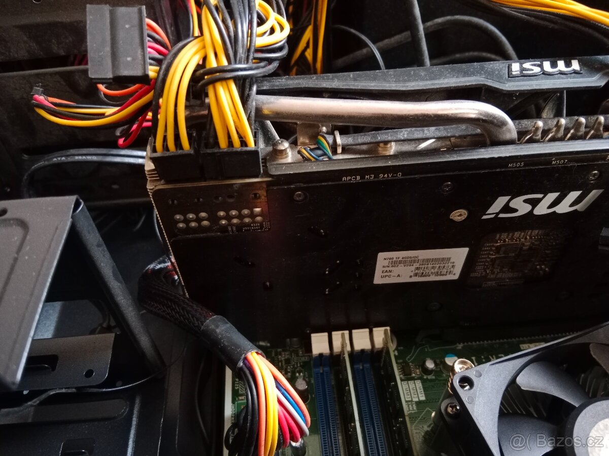 Starší nefunkcni PC jako soubor dilu - 5