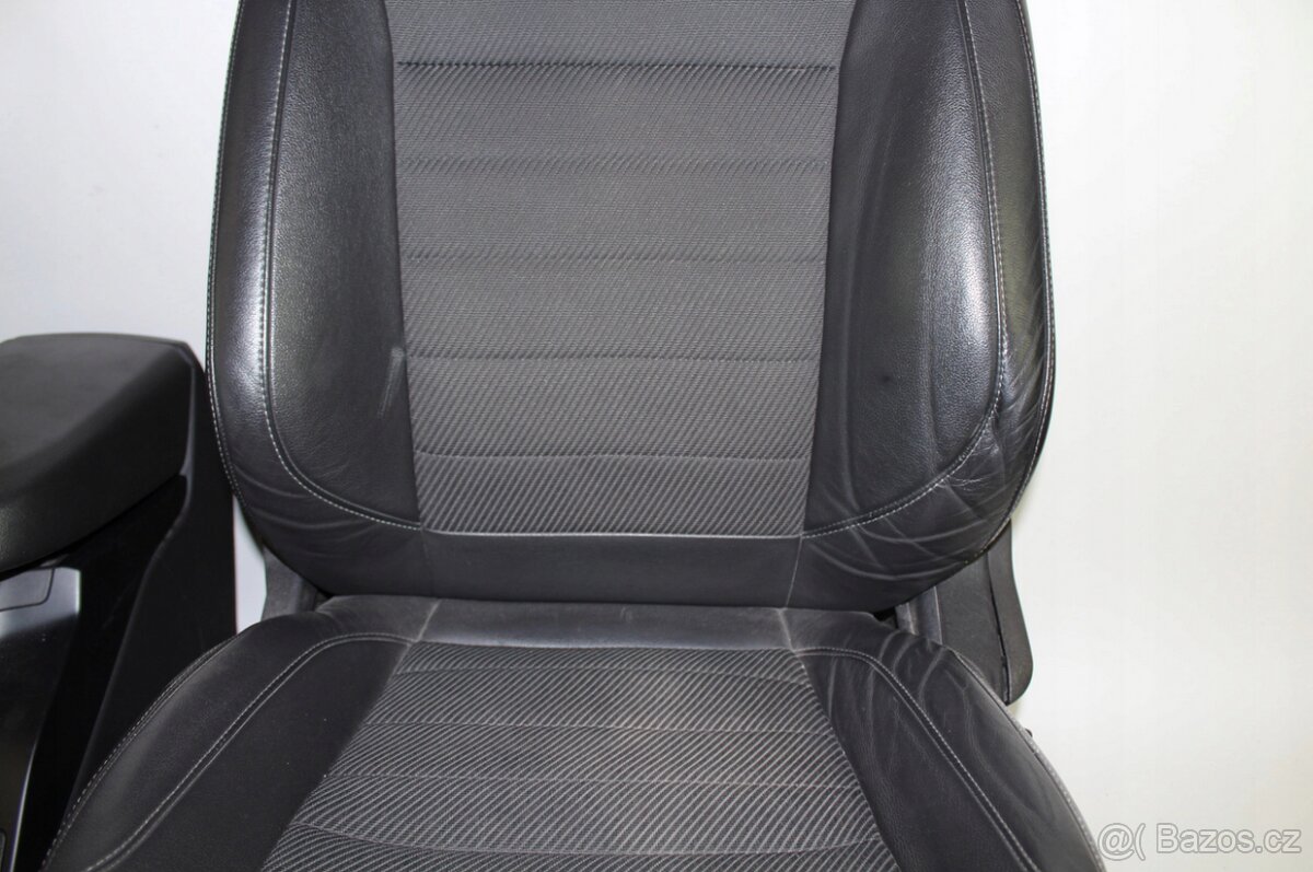 Ford Kuga MK2 sedačky sedadla interier - 5