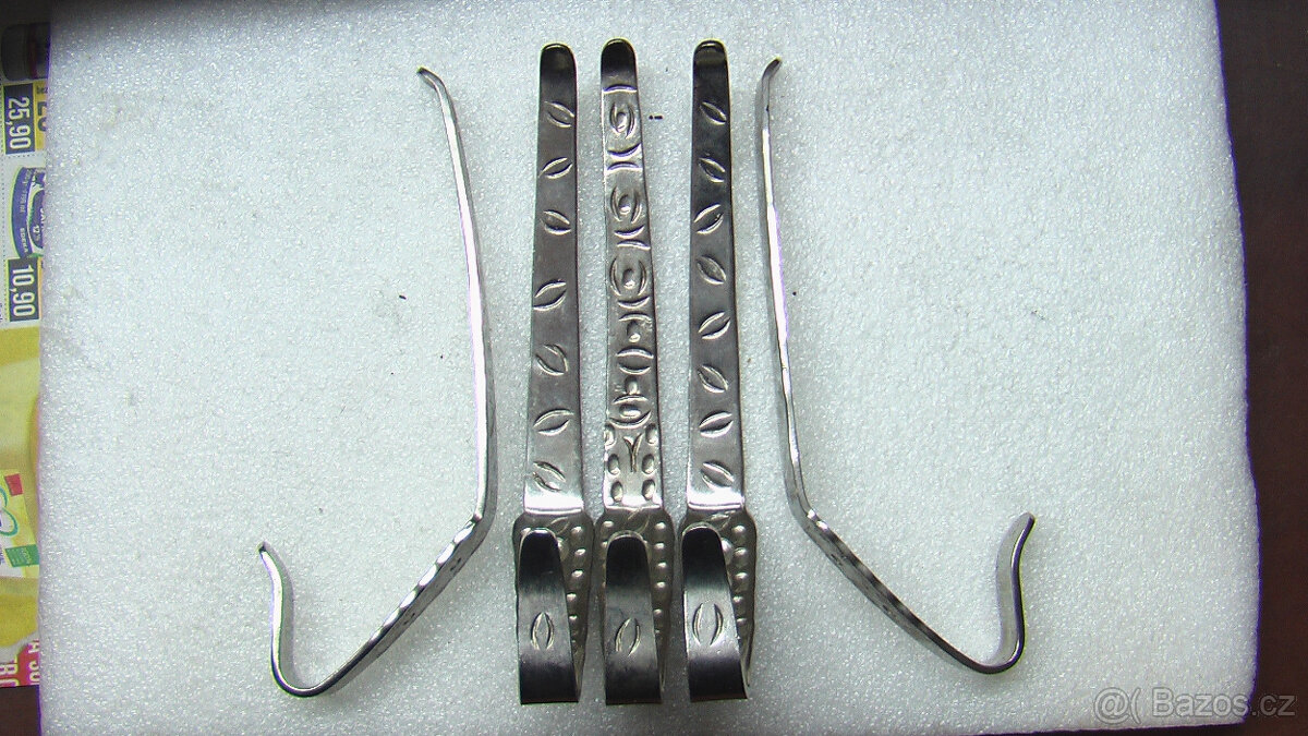 ZDOBENÉ VĚŠÁKOVÉ DRŽÁKY - 5