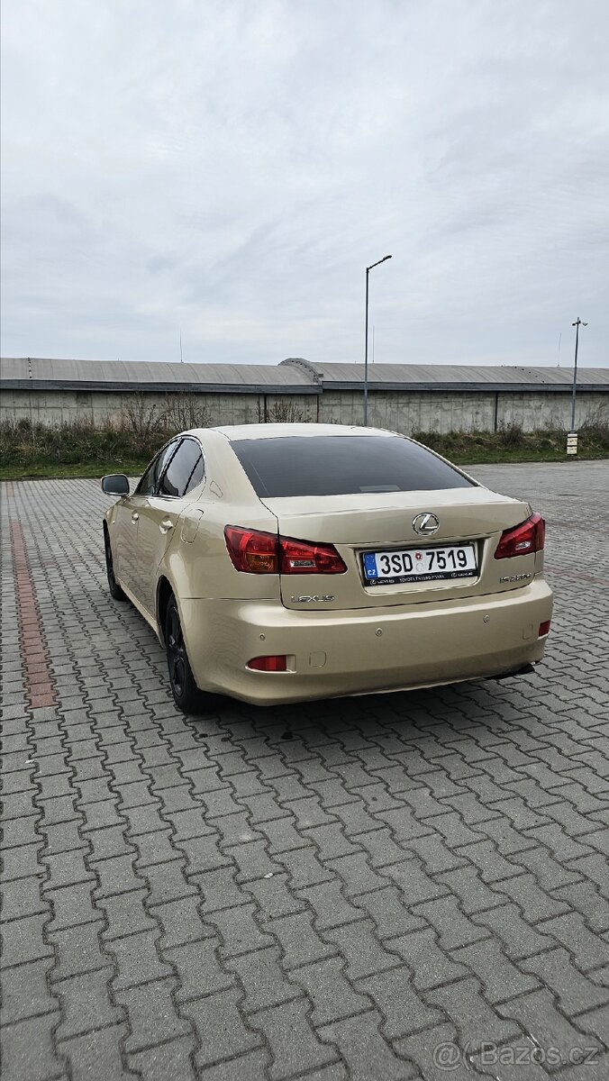 Lexus is220d 130kw - 5