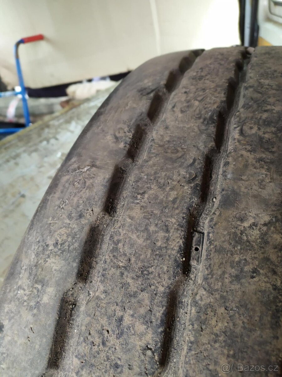 PNEU 385/65/22,5 - 5