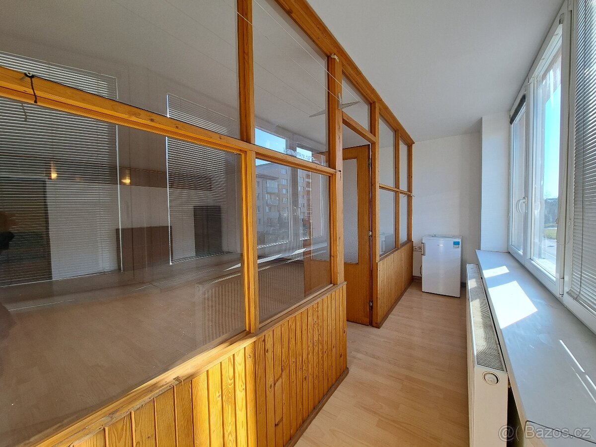 Pronájem bytu 3+1 o 137 m2 CENTRUM Veselí nad Moravou 2.NP - 5