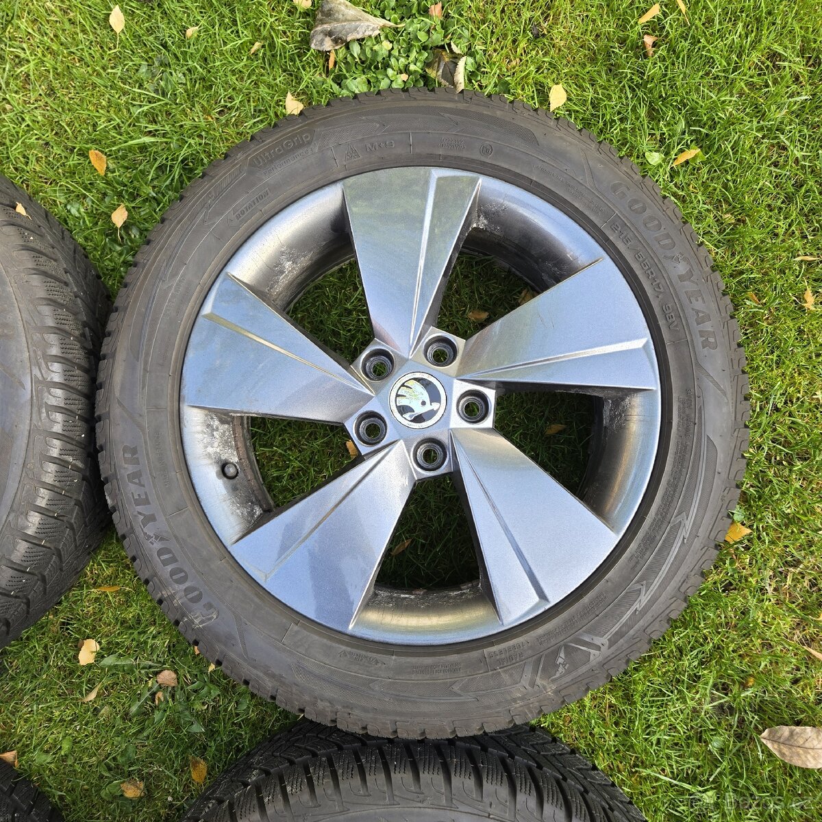 Zimní kola Škoda 215/55 R17 - 5
