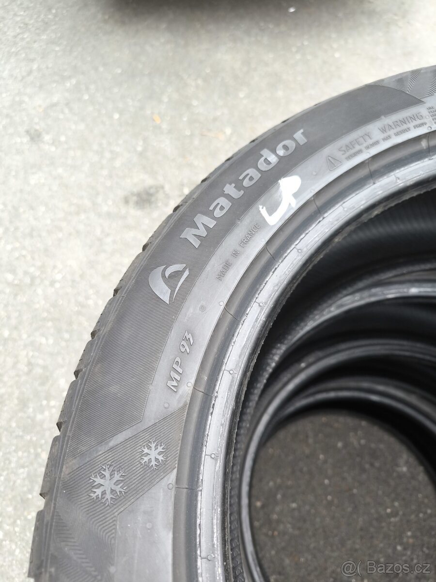 Zimní pneu 235 /50 r19 - 5