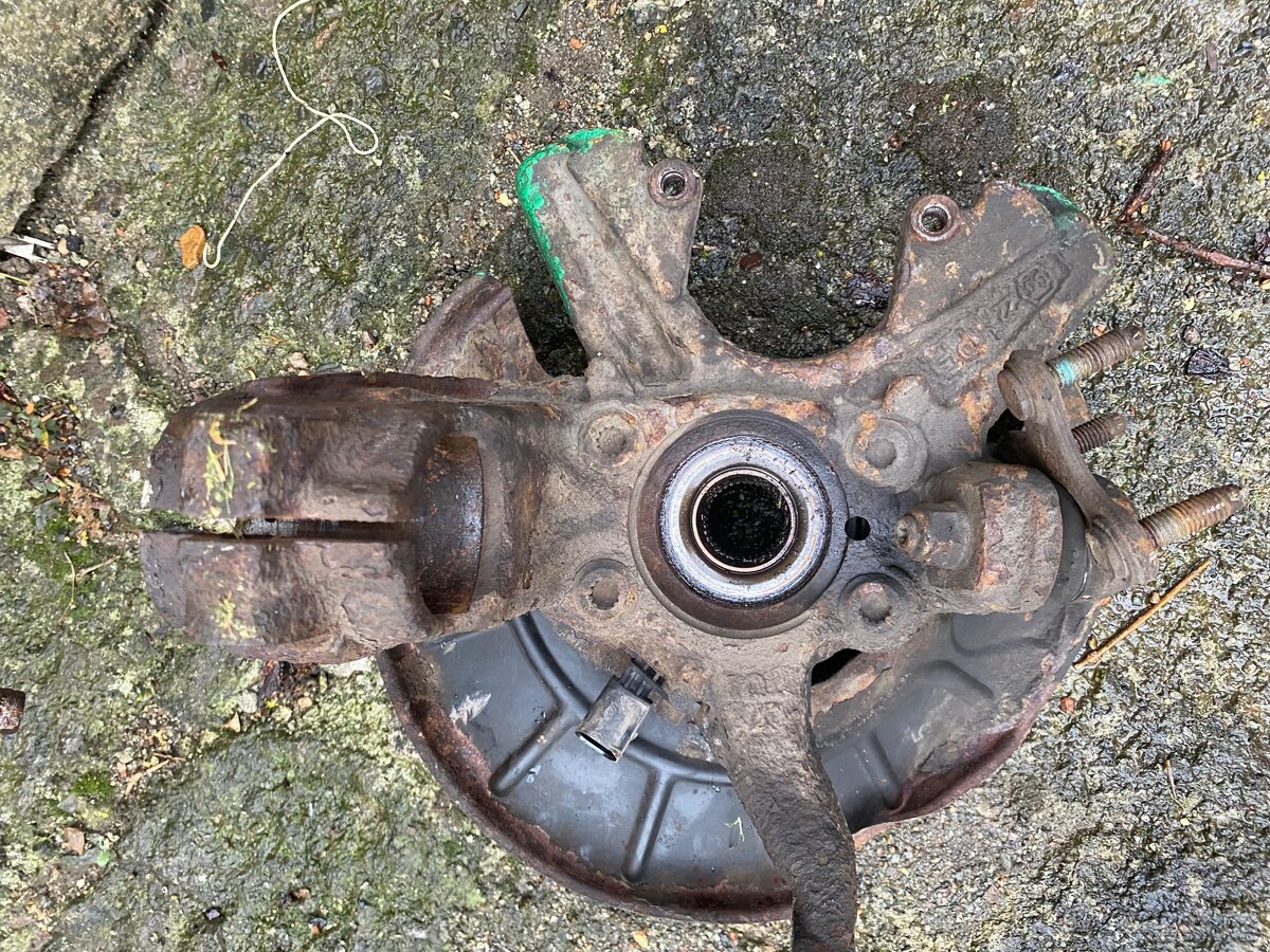 těhlice z Octavia 2 1.9 TDi - 5