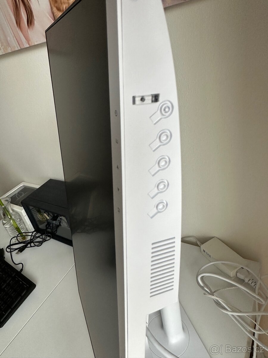 2x Monitor MSI MD2712PW - 5