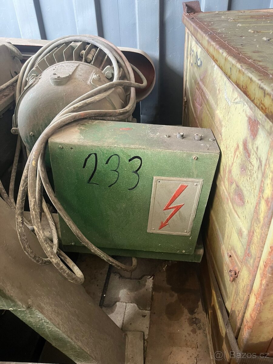 Elektrická zakružovačka plechů 2000/4 - 5