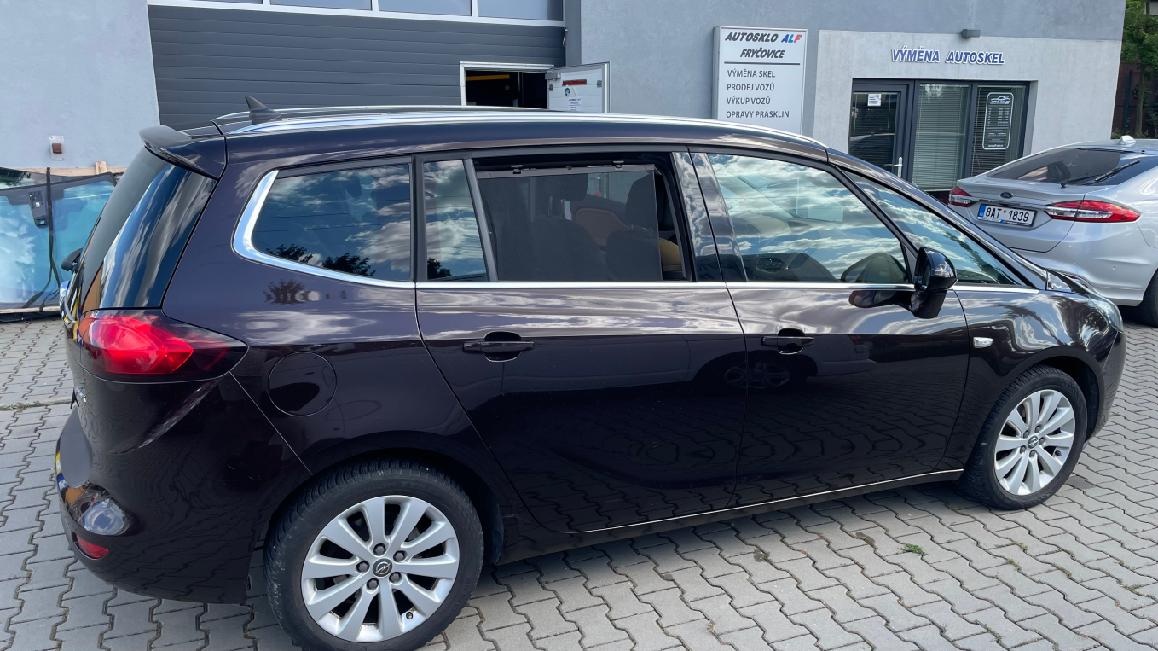 Opel Zafira, 1,6 CDTi TOURER // odp.DPH // ČR, RV 11/2015 - 5