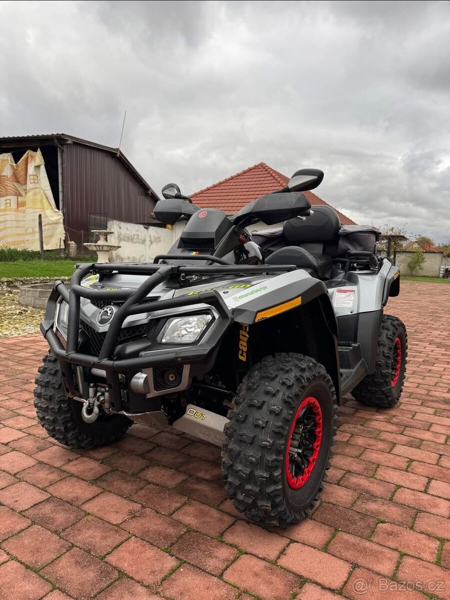 Čtyřkolka Can-Am Outlander MAX 800R XT-P