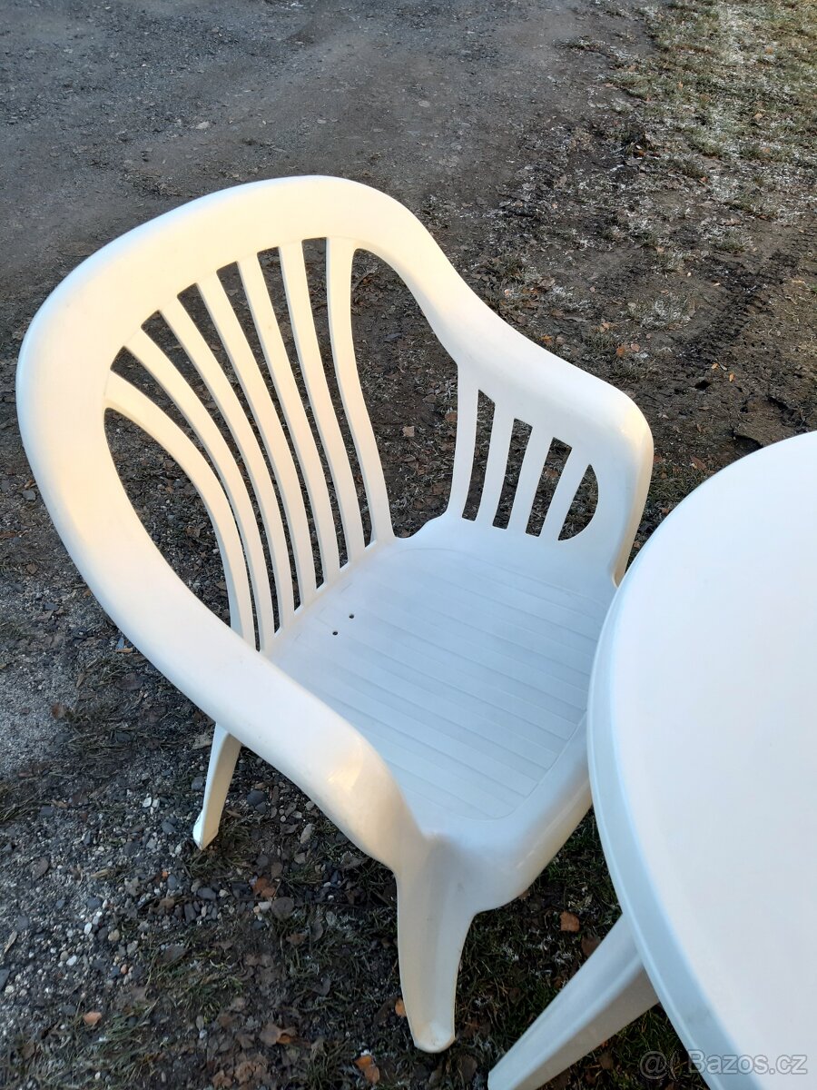 Zahradní stůl a židle - 5
