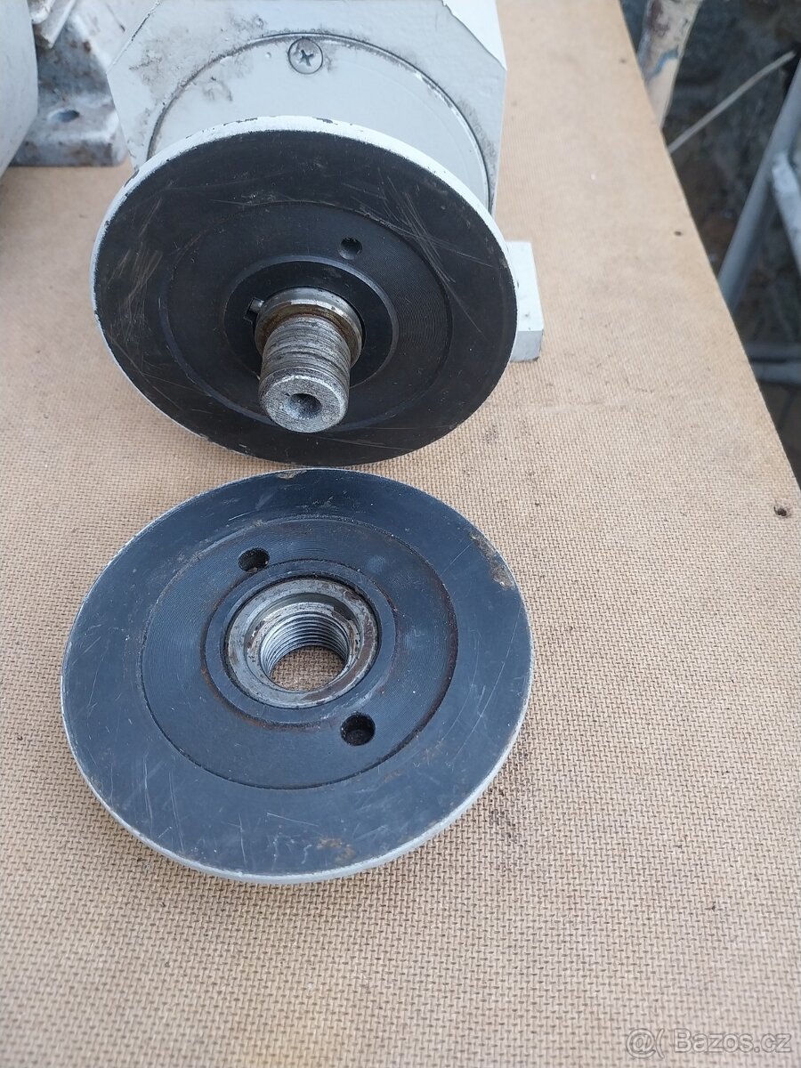 Hřídel s motorem na formátku - 5