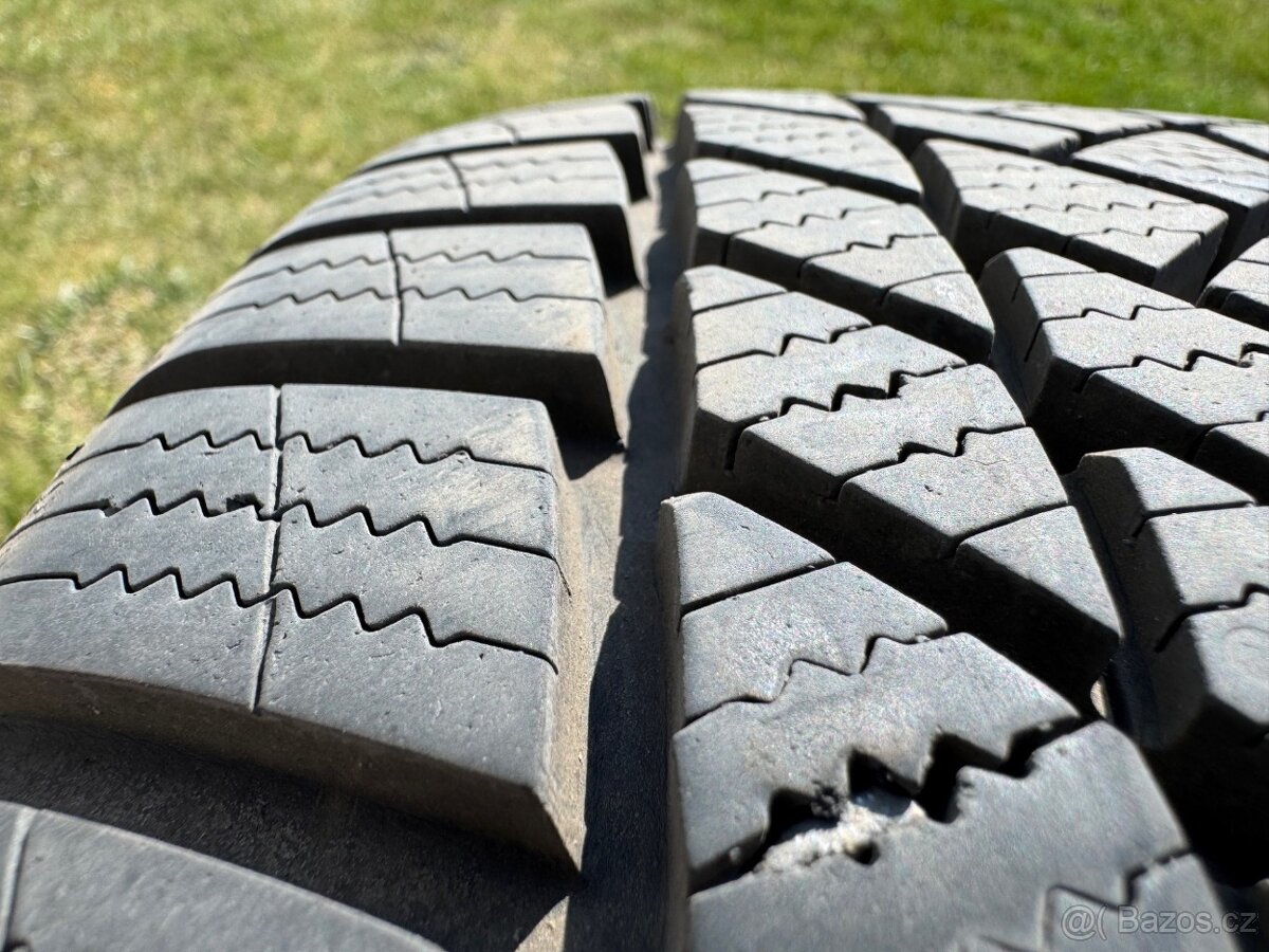 Zimní pneu 205/55 R17 - 5
