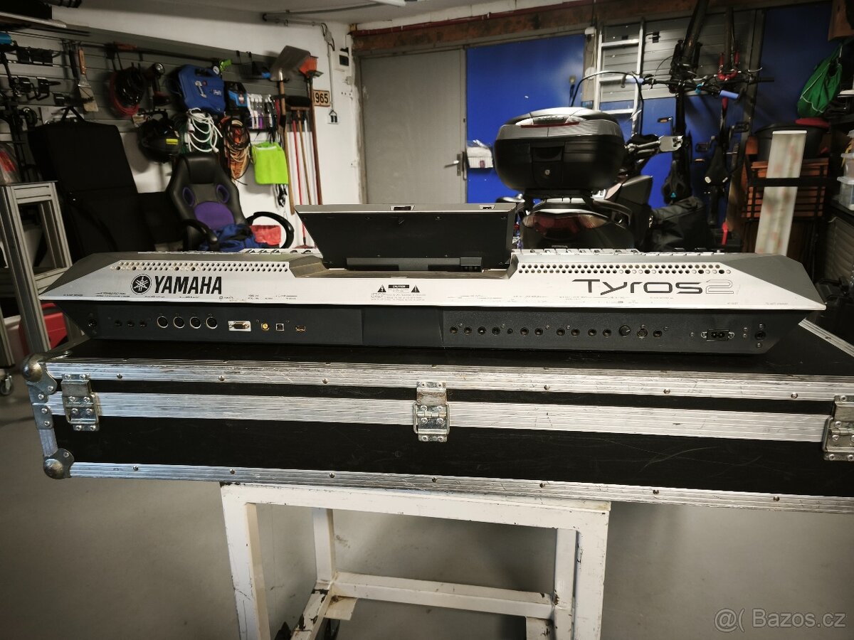 Yamaha Tyros 2 - 5