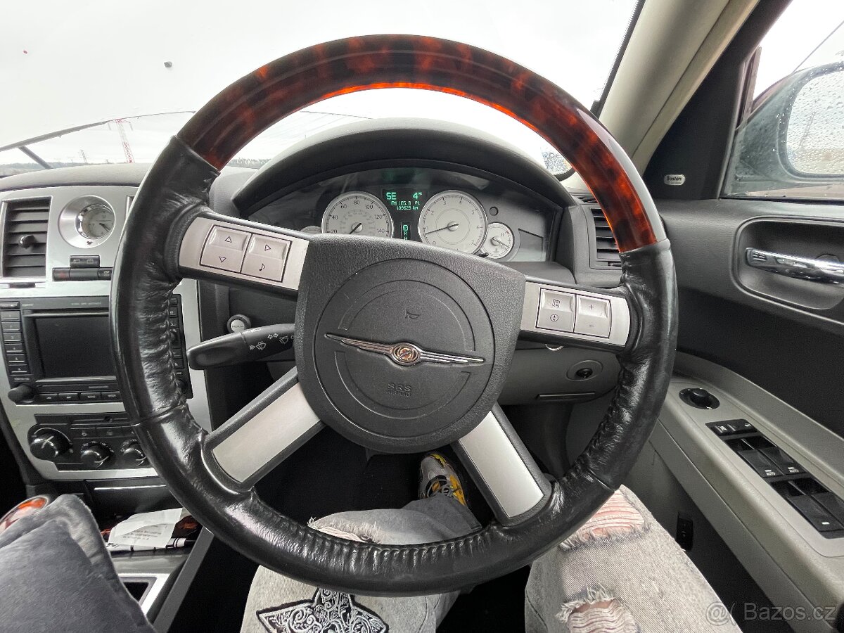 Chrysler 300 C - 5