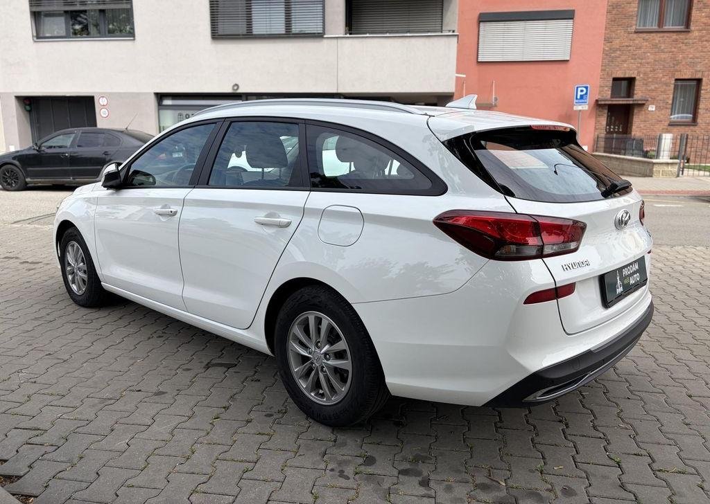Hyundai i30, 1.6 CRDi automat - 5
