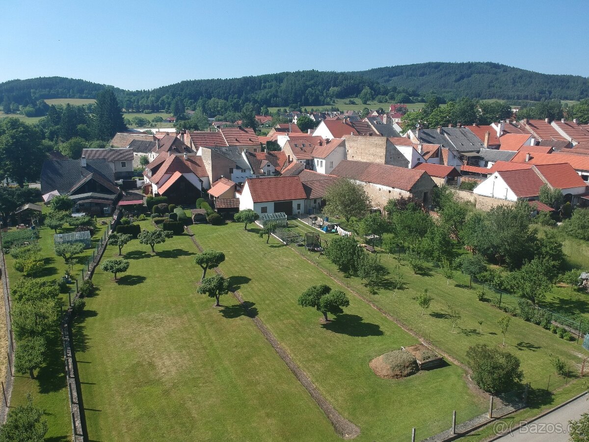 Prodej rodinného domu s pozemkem Chvalšiny, okr. Český Kruml - 5