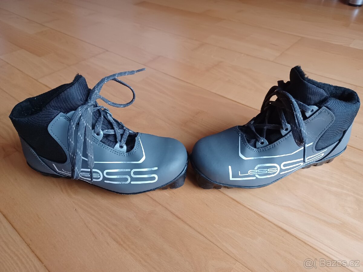 Prodám dětské běžky včetně bot - 5