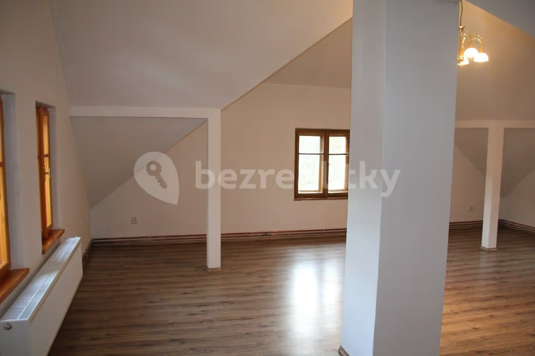 Atypický byt na Praze 6 Suchdole od 1.3. - 5