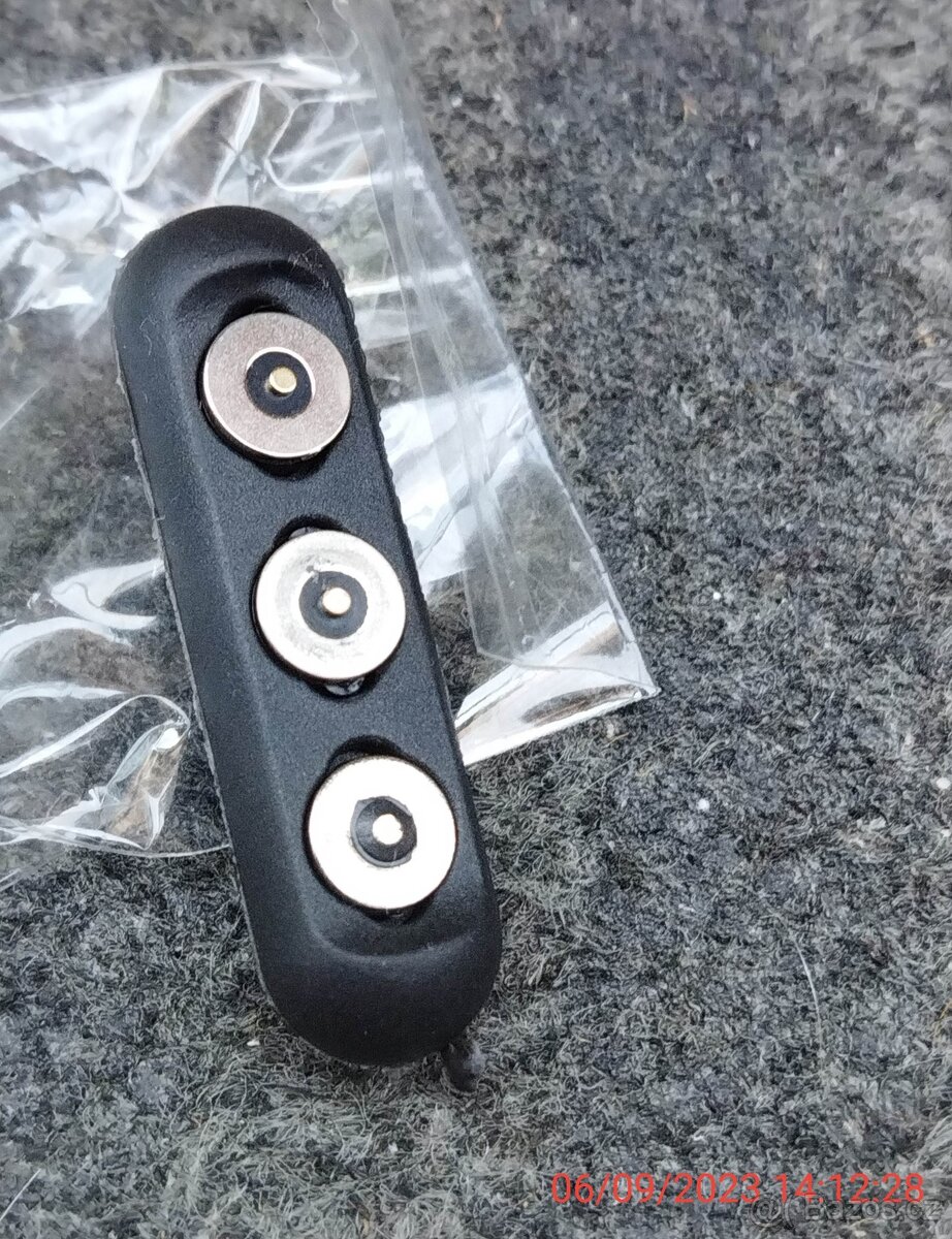 Nabíjecí kabel magnetický lomený USB - 5