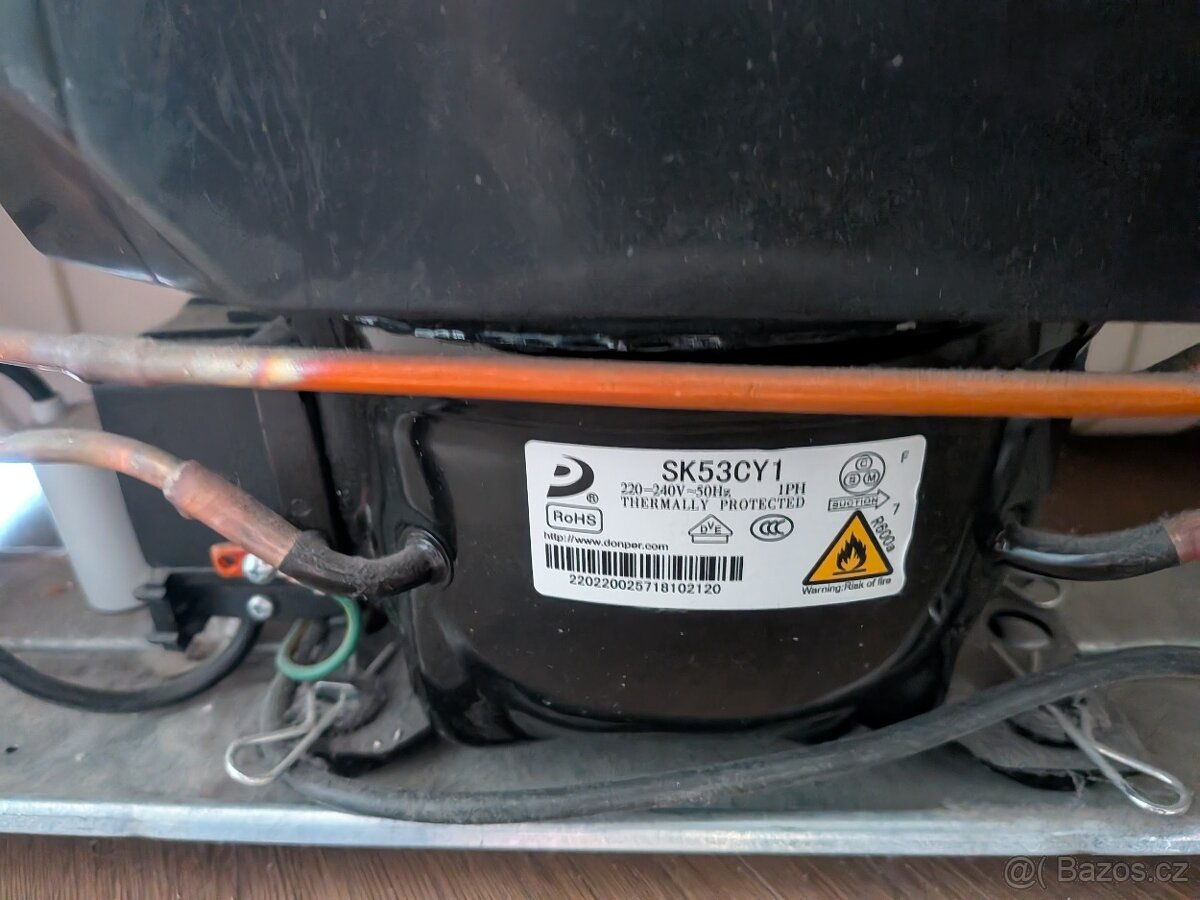 Velká lednička Indesit bez mrazáku. - 5