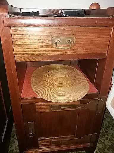 Starožitný nábytek - 5