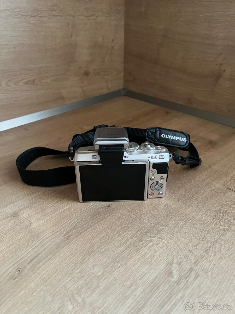 Olympus E-PL7 + M.Zuiko 14-42mm EZ - 5